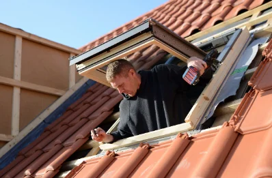 Pose de fenêtres de toit Velux à Seyches